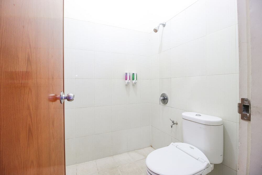Чиребон: Airy Eco Stasiun Cirebon Kapten Damsur 15