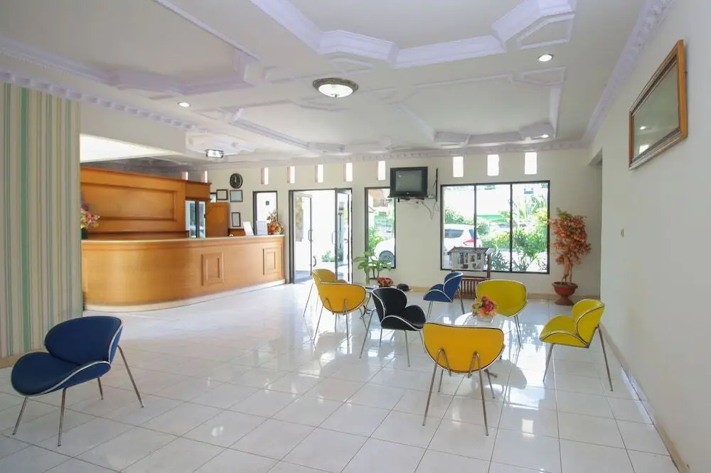 Палу: Airy Besusu Timur Mangunsarkoro 21 Palu