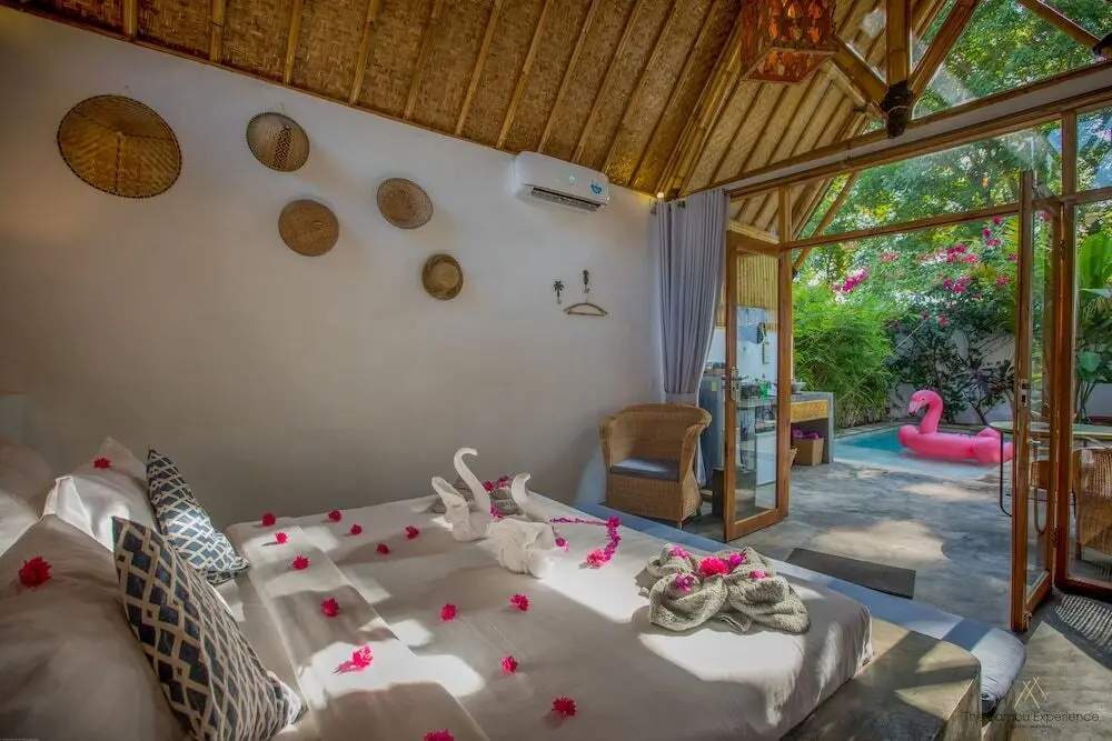 Гили Аир: The Bambu Huts