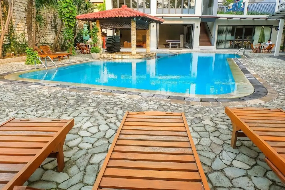 Джакарта: 3 Bedrooms Luxury Senopati SCBD Apartment by Travelio