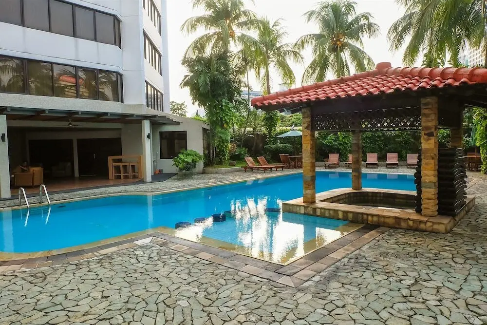 Джакарта: 3 Bedrooms Luxury Senopati SCBD Apartment by Travelio