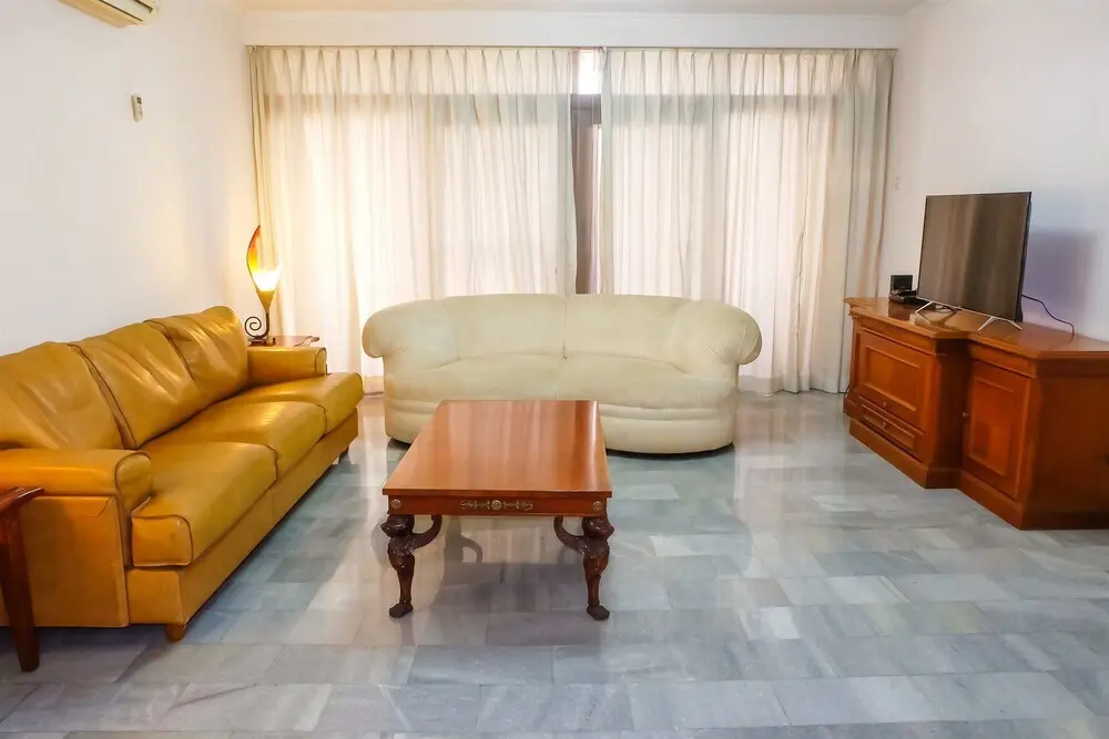 Джакарта: 3 Bedrooms Luxury Senopati SCBD Apartment by Travelio