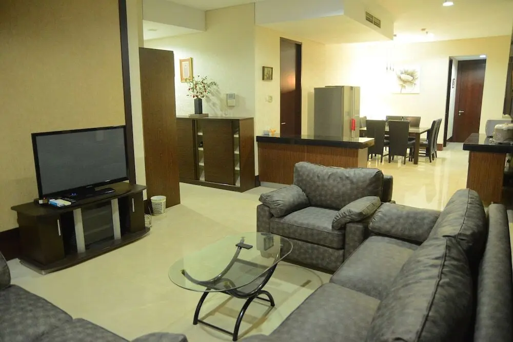 Джакарта: 2 Bedrooms Pearl Garden by Travelio