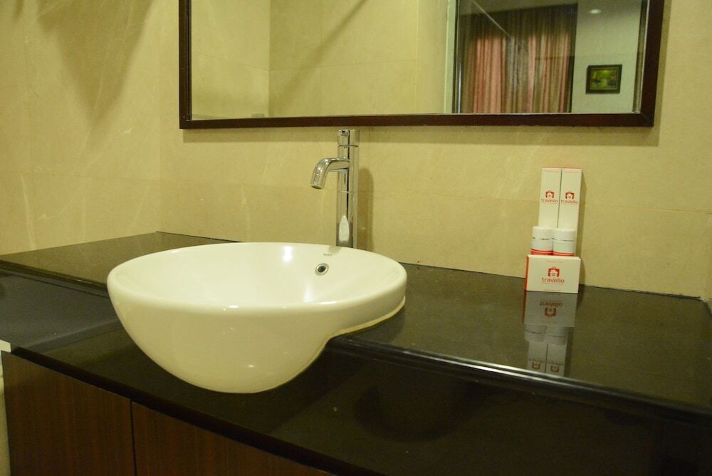 Джакарта: 2 Bedrooms Pearl Garden by Travelio