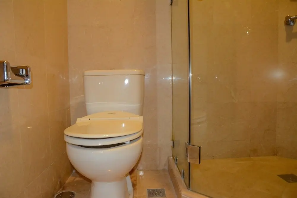 Джакарта: 3 Bedrooms Premium Sudirman Residence by Travelio