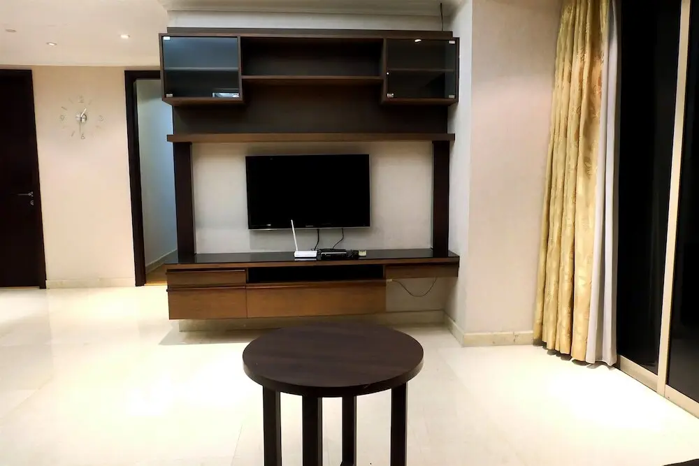 3 Bedrooms Luxury Sudirman Mansion Apartment by Travelio — фото 1