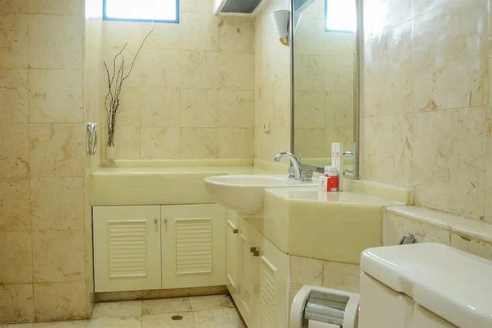 Джакарта: Big 1 Bedroom Park Royale Apartment By Travelio