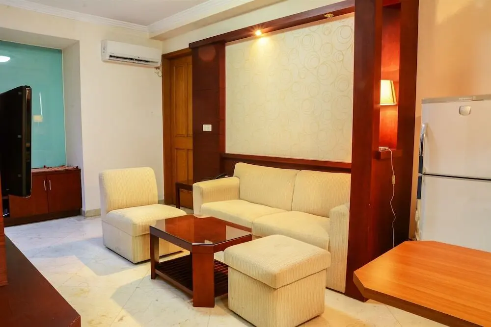 Джакарта: Big 1 Bedroom Park Royale Apartment By Travelio