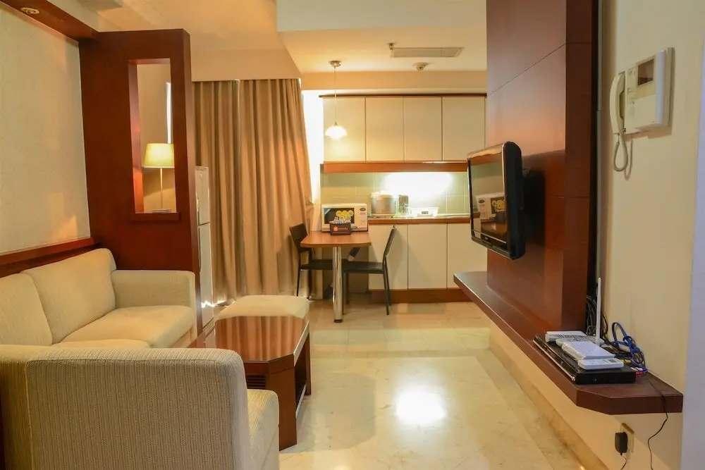 Джакарта: Big 1 Bedroom Park Royale Apartment By Travelio