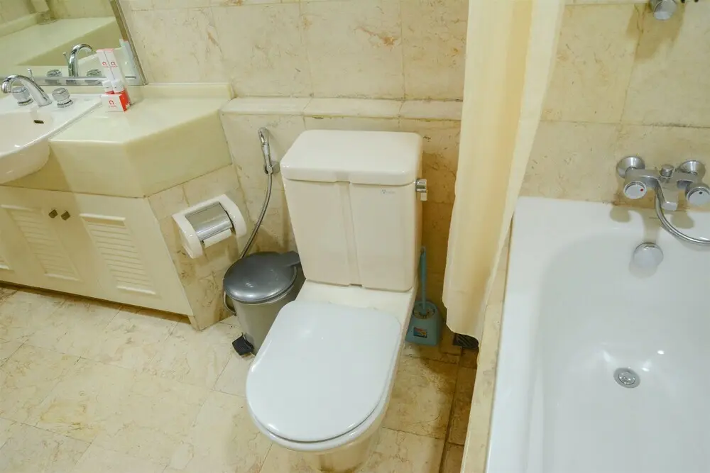 Джакарта: Big 1 Bedroom Park Royale Apartment By Travelio