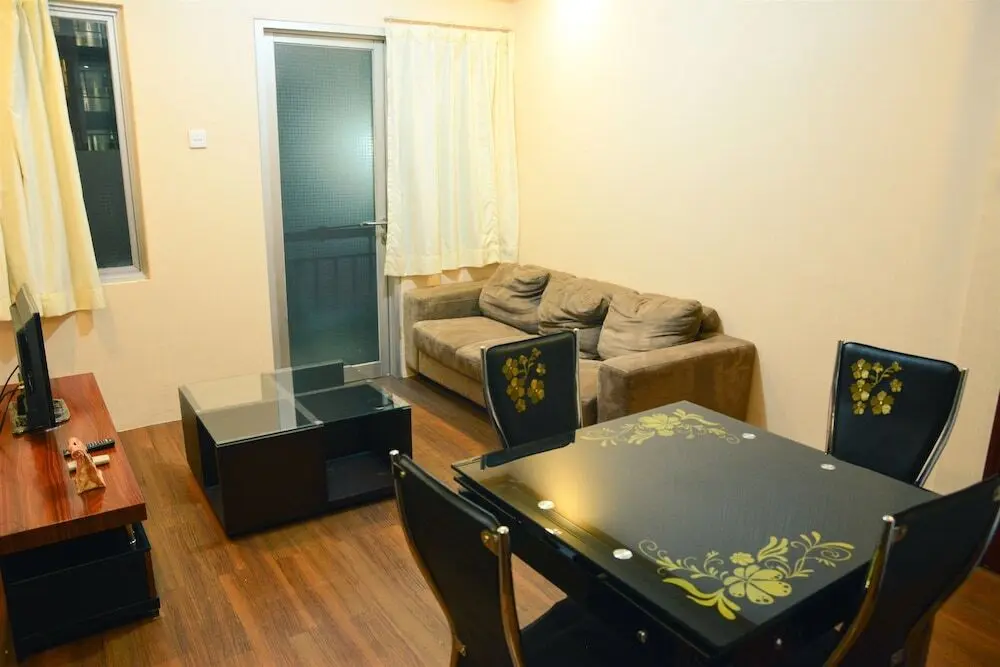 Джакарта: 1 Bedroom Sudirman Park Apartment by Travelio