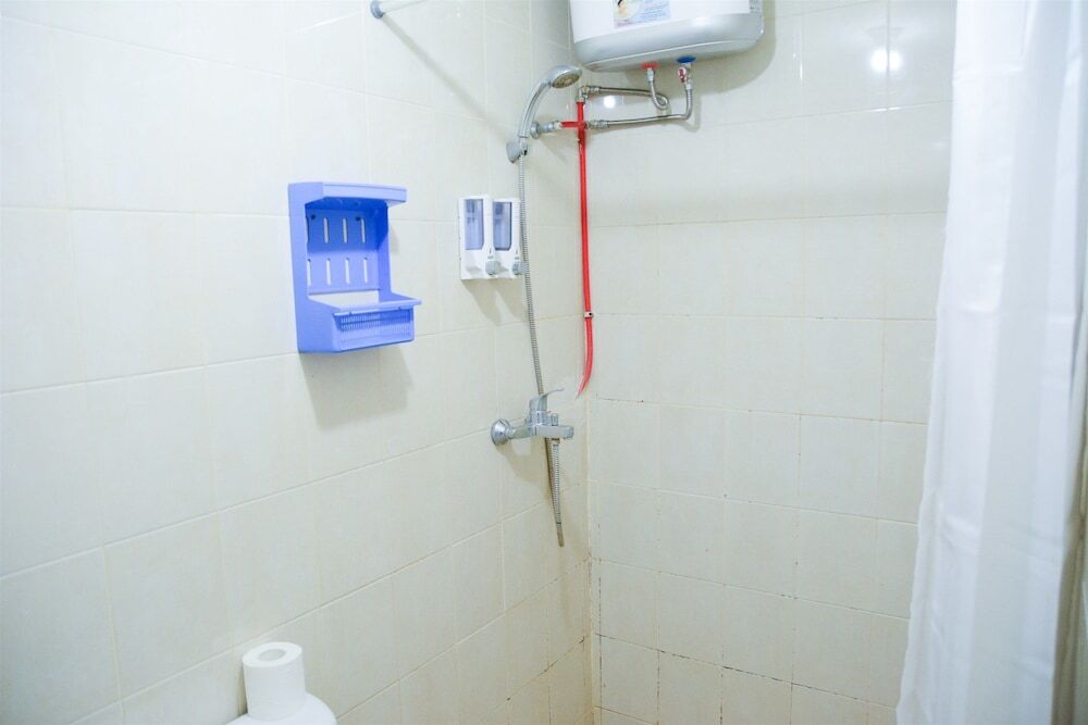 Джакарта: 1 Bedroom Sudirman Park Apartment by Travelio