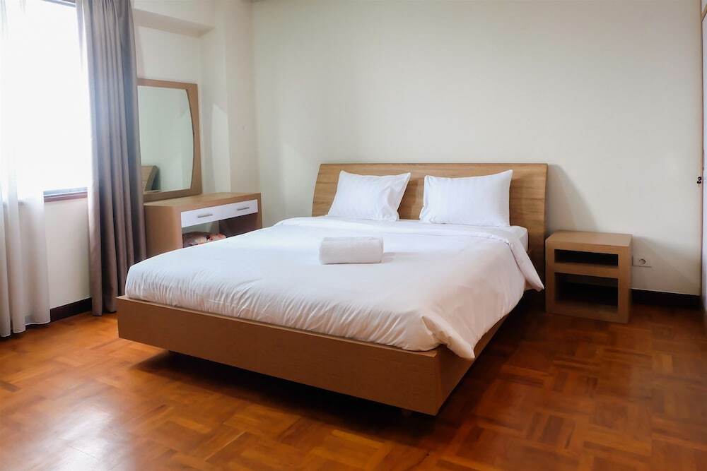Джакарта: 2 Bedroom Park Royale By Travelio