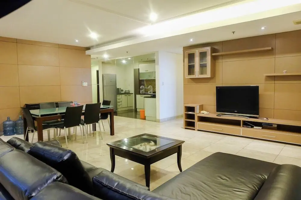 Джакарта: 2 Bedroom Park Royale By Travelio
