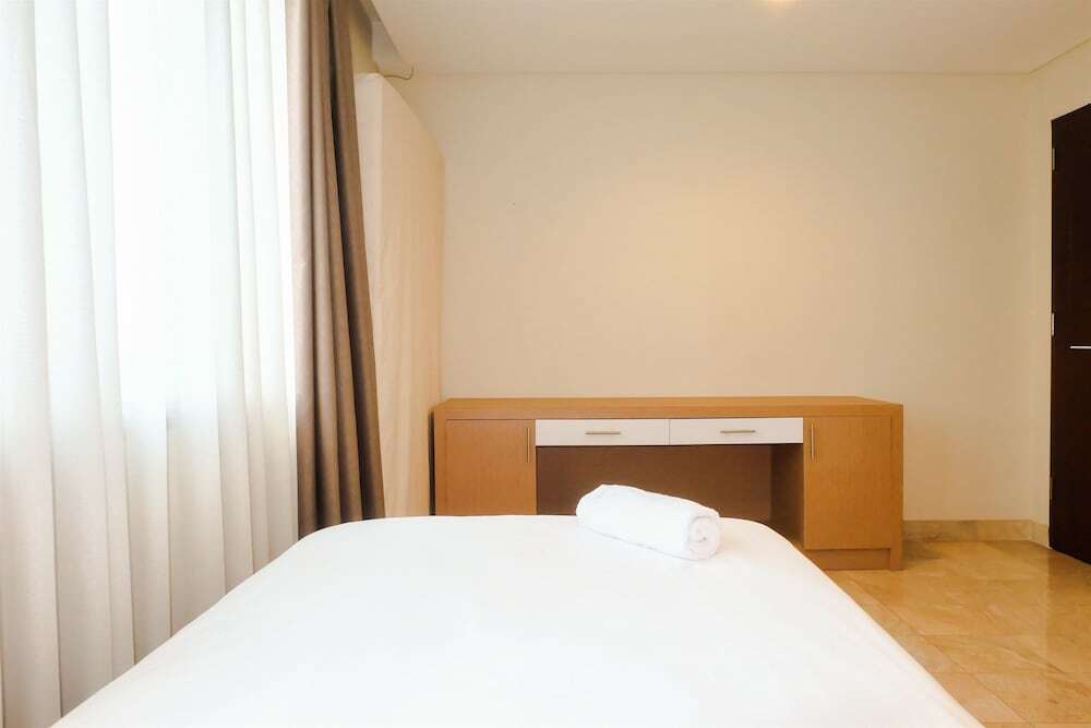 Джакарта: 2 Bedroom Park Royale By Travelio