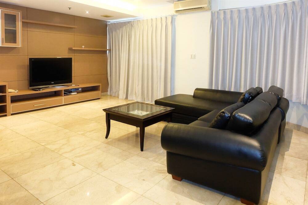 Джакарта: 2 Bedroom Park Royale By Travelio