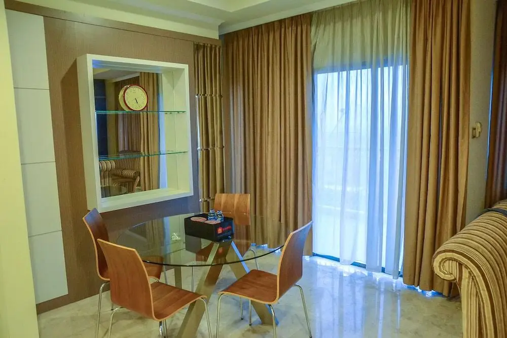 Джакарта: Exclusive 2 Bedrooms Ambassador By Travelio