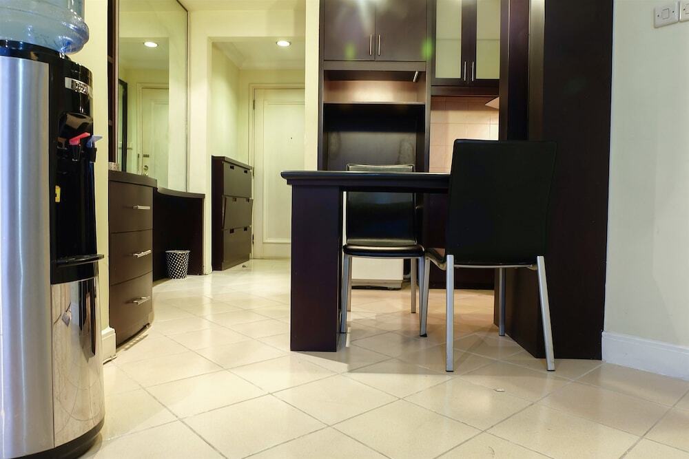 Джакарта: Exclusive 1 Bedroom Batavia Apartment by Travelio