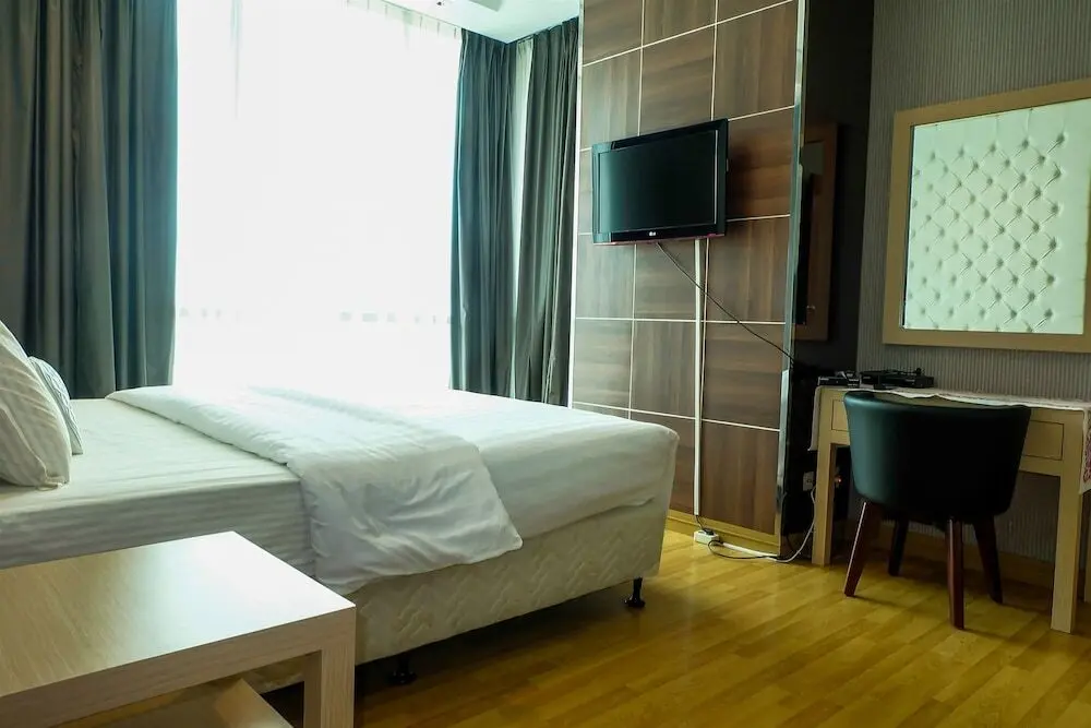 Джакарта: Luxury 3 Bedroom The Peak Apartment By Travelio