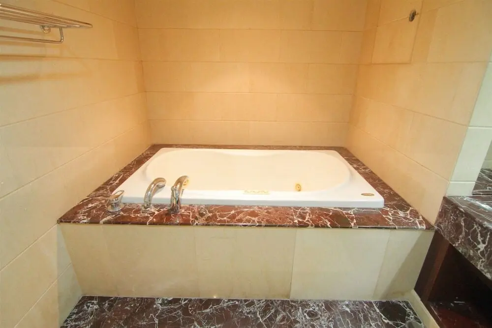 Джакарта: Luxurious 2 Bedroom SCBD Suites Apartment By Travelio