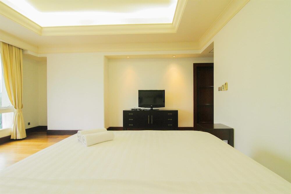 Джакарта: Luxurious 2 Bedroom SCBD Suites Apartment By Travelio