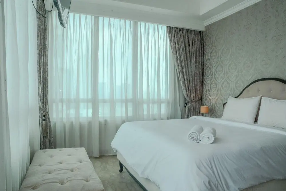Джакарта: 2 Bedrooms Denpasar Residence by Travelio