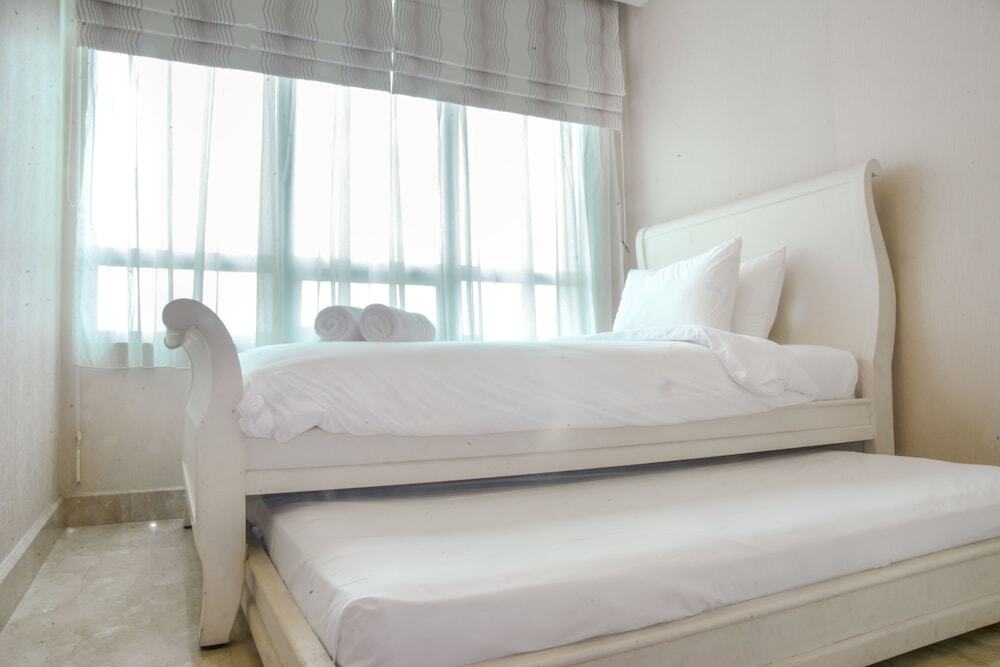 Джакарта: 2 Bedrooms Denpasar Residence by Travelio