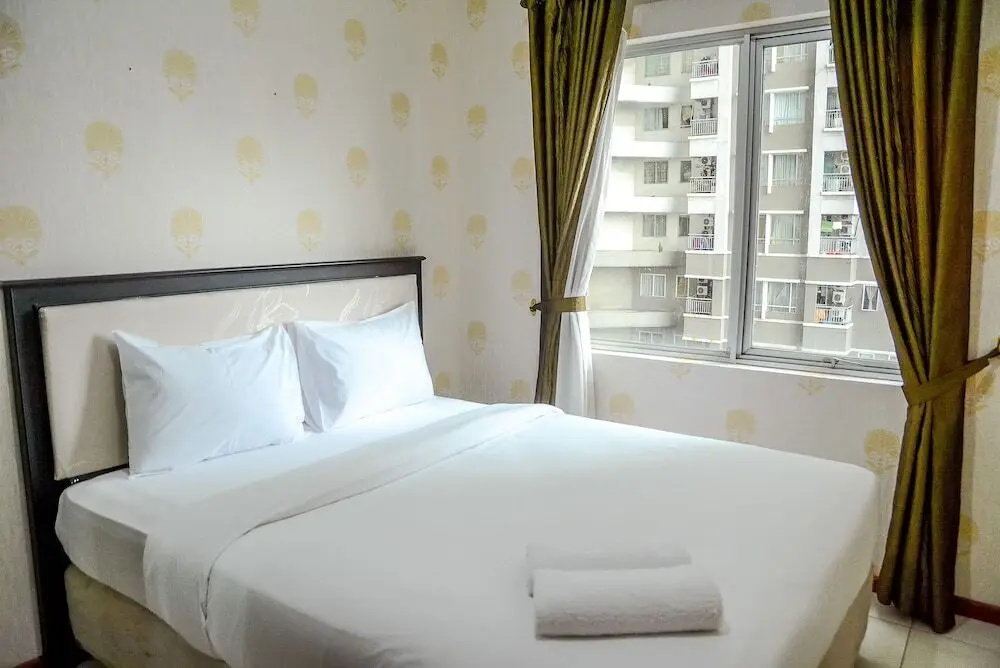 Джакарта: 2 Bedroom Pool View Sudirman Park By Travelio