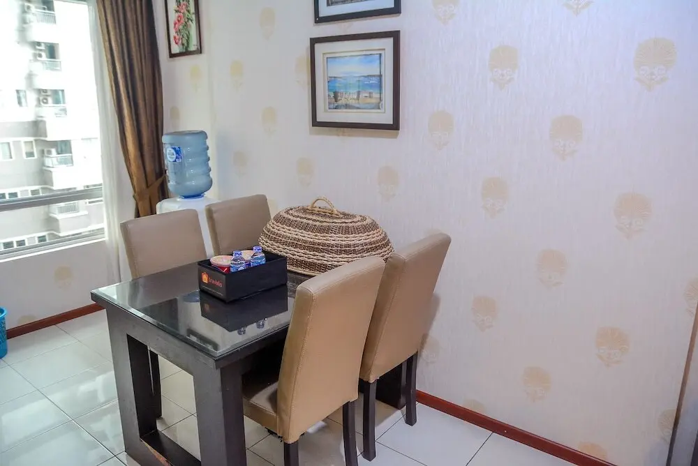 Джакарта: 2 Bedroom Pool View Sudirman Park By Travelio