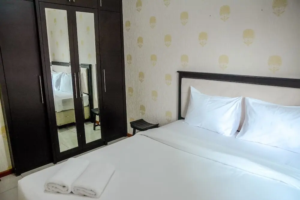 Джакарта: 2 Bedroom Pool View Sudirman Park By Travelio
