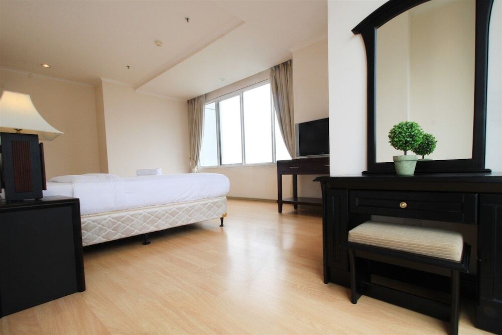 Джакарта: 3 Bedroom at FX Sudirman by Travelio