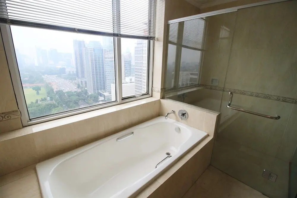 Джакарта: 3 Bedroom at FX Sudirman by Travelio