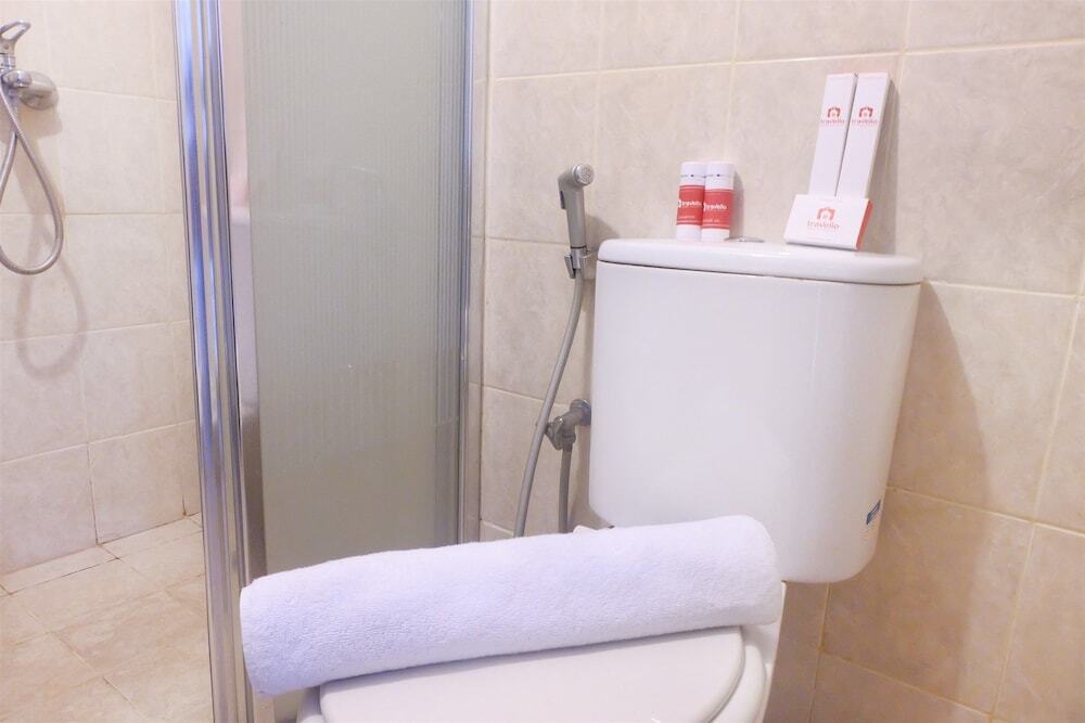 Джакарта: 1 Bedroom The Wave Epicentrum by Travelio