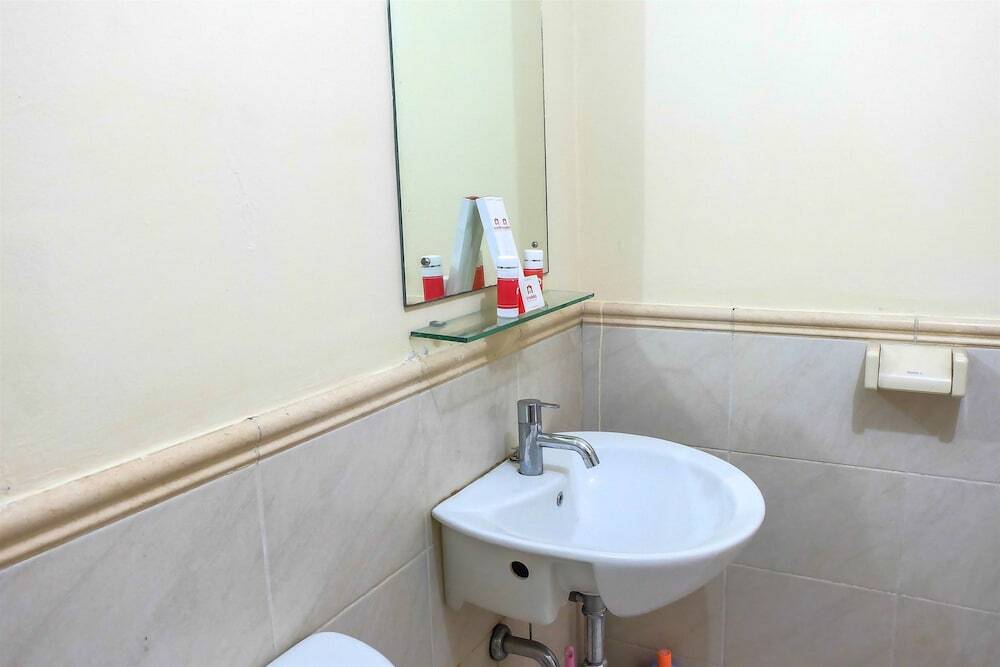 Джакарта: 3 Bedroom Permata Senayan Apartment By Travelio