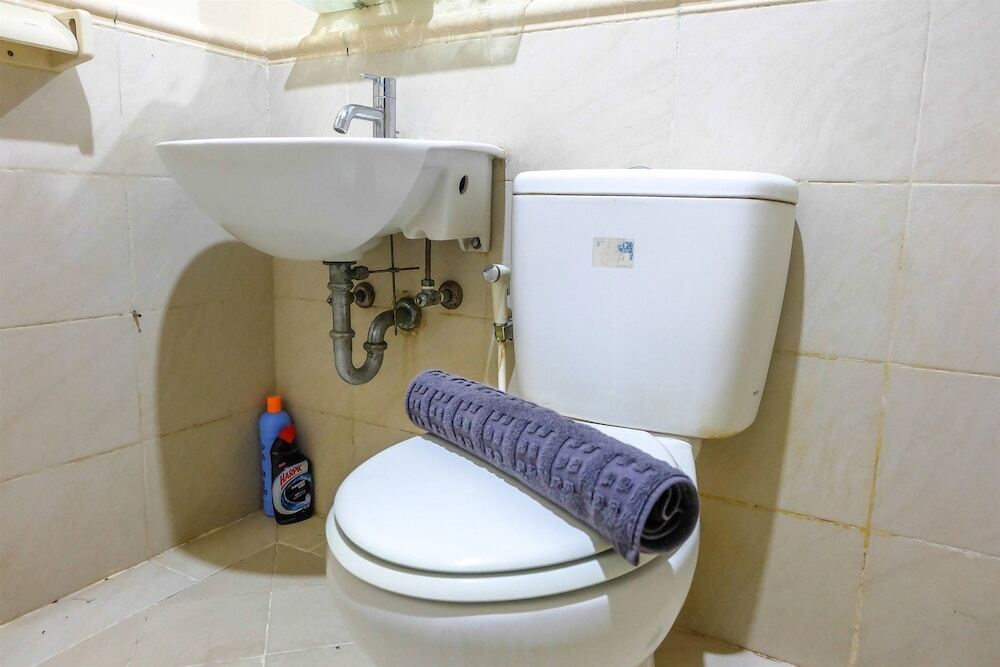 Джакарта: 3 Bedroom Permata Senayan Apartment By Travelio