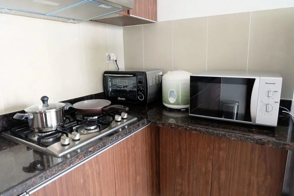 Джакарта: 2 Bedroom Denpasar Residence Apartment By Travelio