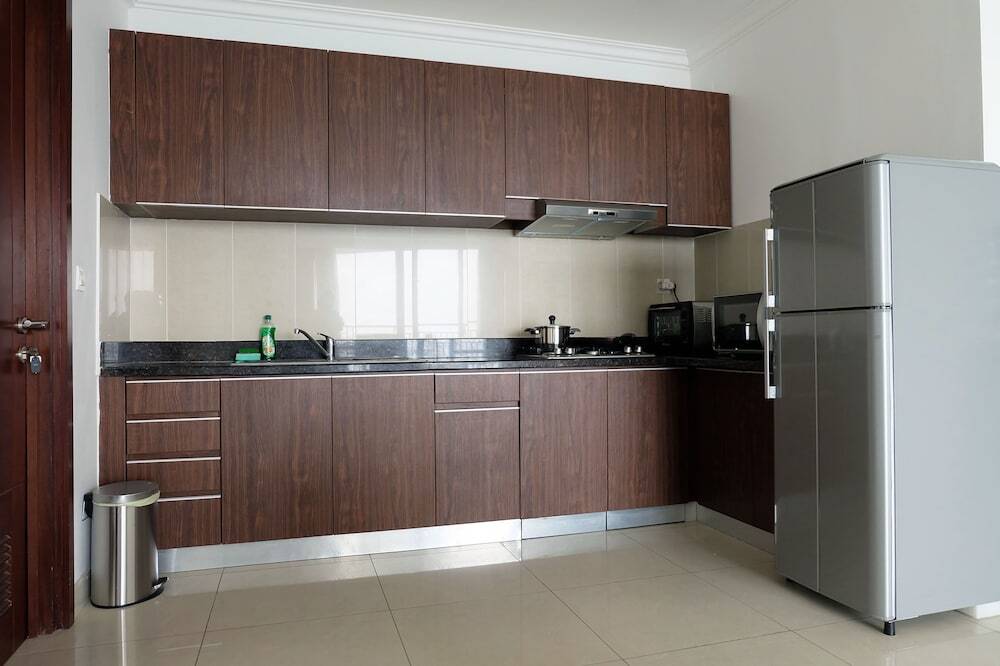 Джакарта: 2 Bedroom Denpasar Residence Apartment By Travelio