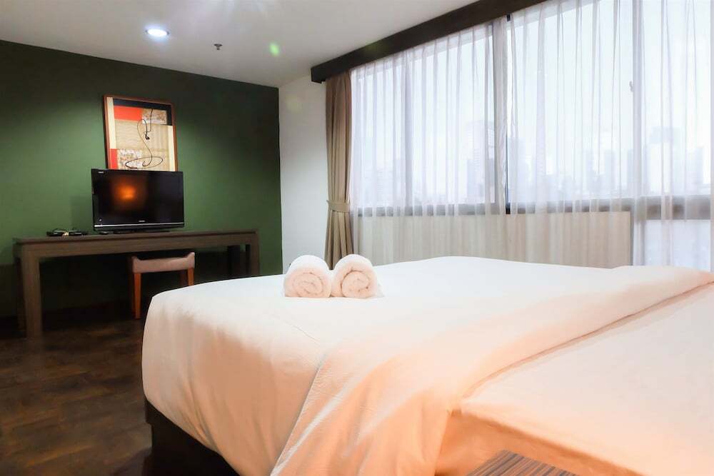 Джакарта: 2 Bedroom Park Royale Apartment By Travelio