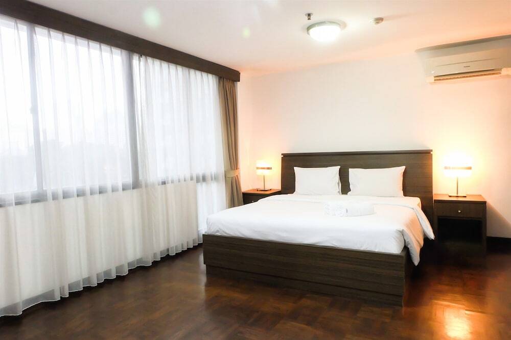 Джакарта: 2 Bedroom Park Royale Apartment By Travelio