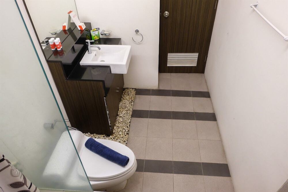 Джакарта: 2 Bedroom Park Royale Apartment By Travelio