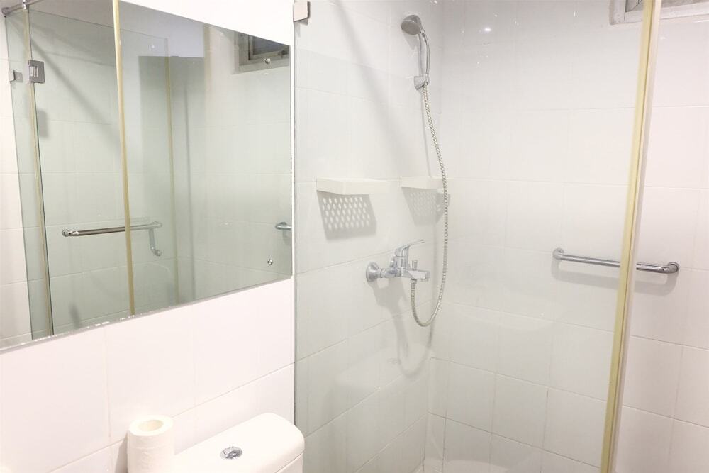 Джакарта: 2 Bedroom Senayan Apartment by Travelio