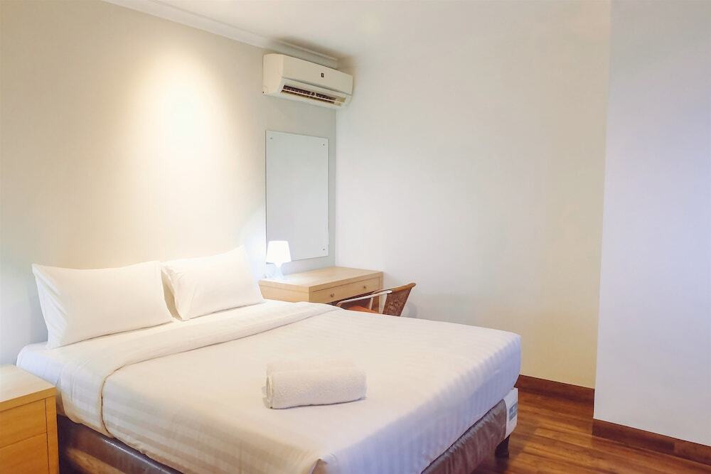 Джакарта: 2 Bedroom Senayan Apartment by Travelio