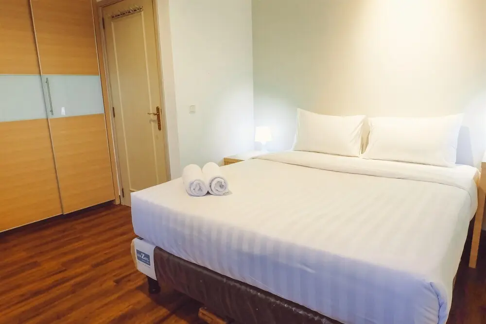 Джакарта: 2 Bedroom Senayan Apartment by Travelio