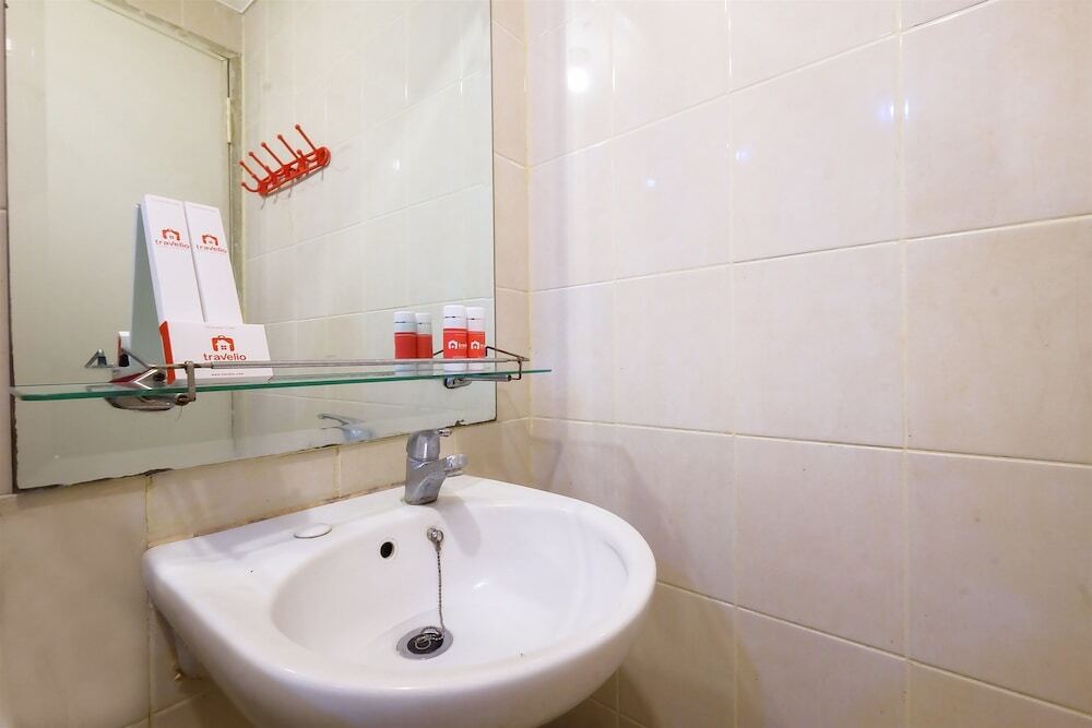 Джакарта: 2 Bedrooms Sudirman Park By Travelio