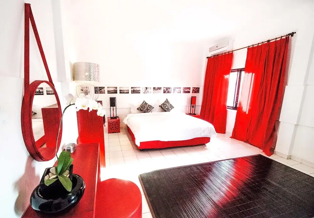 Кута: Black and Red Oberoi Villa