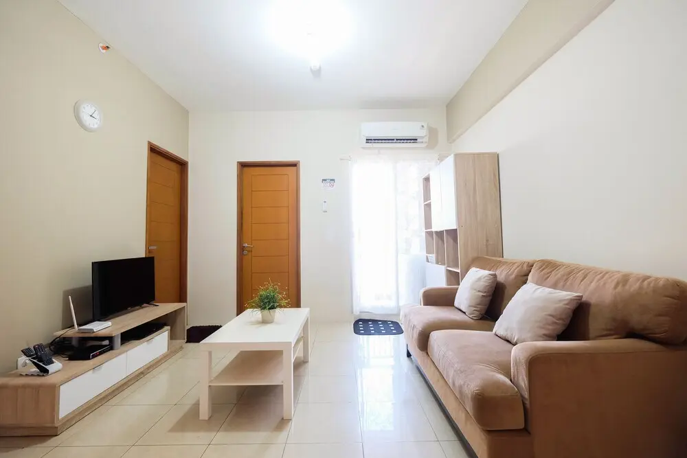 Джакарта: 2 Bedrooms at Gading Greenhill Apartment by Travelio