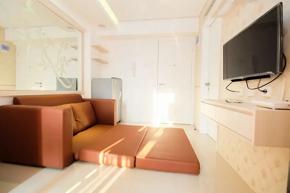 Джакарта: 2 Bedrooms at Bassura City Apartment with Mall Access By Travelio