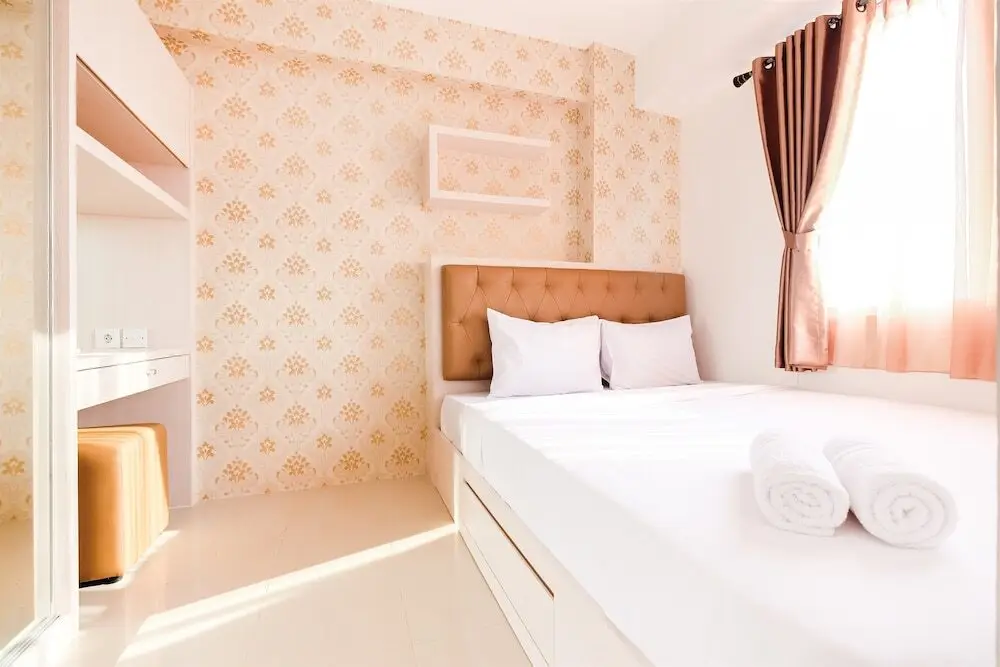 Джакарта: 2 Bedrooms at Bassura City Apartment with Mall Access By Travelio