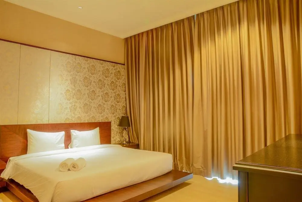 Джакарта: 3 Bedroom Apartment at Senayan Residence by Travelio