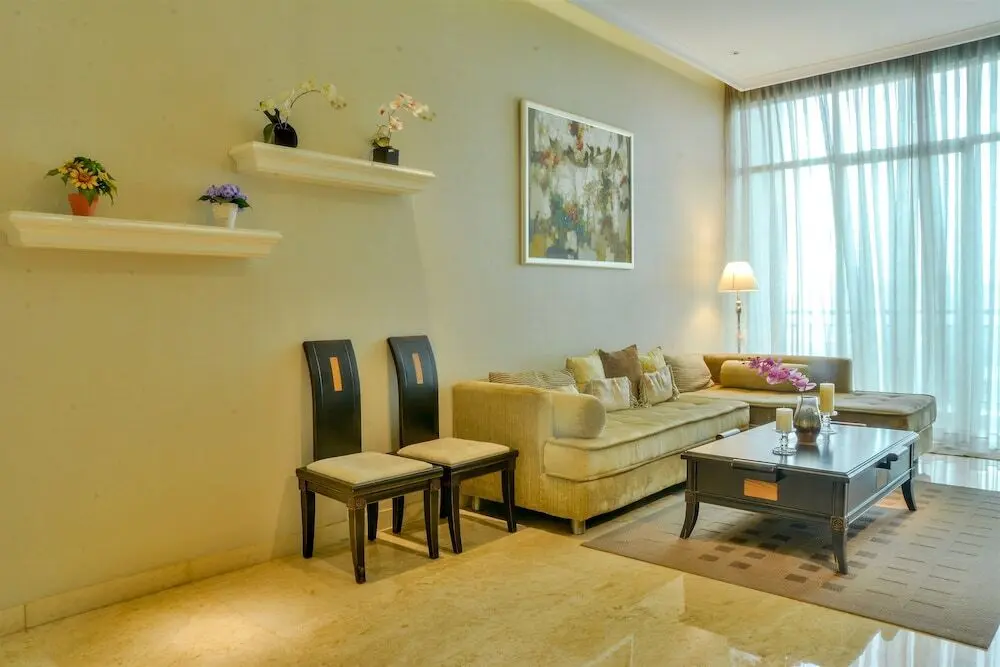 Джакарта: 3 Bedroom Apartment at Senayan Residence by Travelio